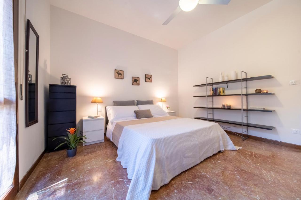 Cozy Roman Apartment With Parking ฟลอเรนซ์ ภายนอก รูปภาพ
