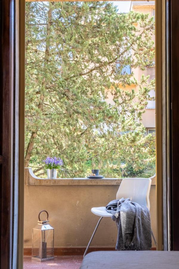 Cozy Roman Apartment With Parking ฟลอเรนซ์ ภายนอก รูปภาพ